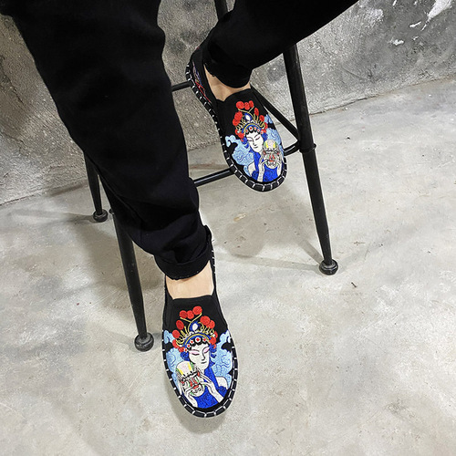 Old Beijing Colorful Ghost Cloth Shoes, Xishan Embroidered Face Paint, DouDou Shoes for Men, Social Spirit Youth Canvas Shoes with Cowhide Sole