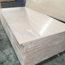 厂家供应免漆木饰面板UV涂装板背景护墙板实木贴皮装饰板KD板批发