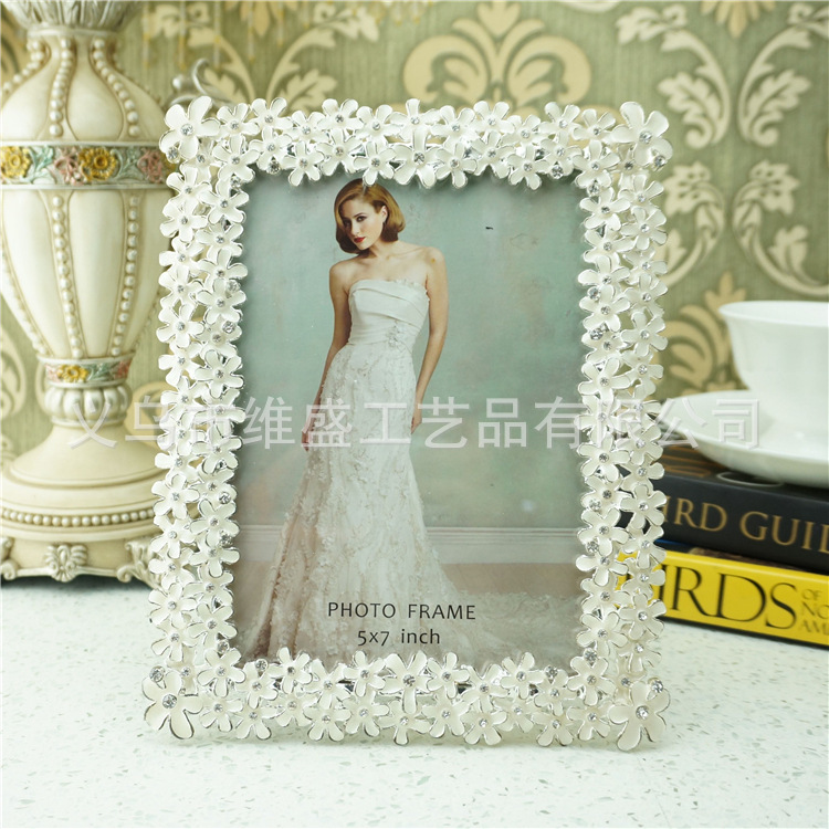 Zinc Alloy photo frame wedding photography decoration photo frame elegant Jasmine small flower series home textile home decoration home decoration Zinc Alloy photo frame wedding photography decoration photo frame elegant Jasmine small flower series home textile home decoration home decoration