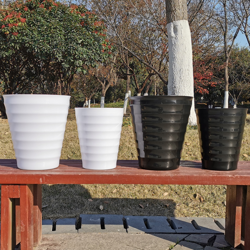 Fabricantes de macetas roscadas de plástico grandes al aire libre para espesar flores y árboles imitación de porcelana barril roscado extra grande
