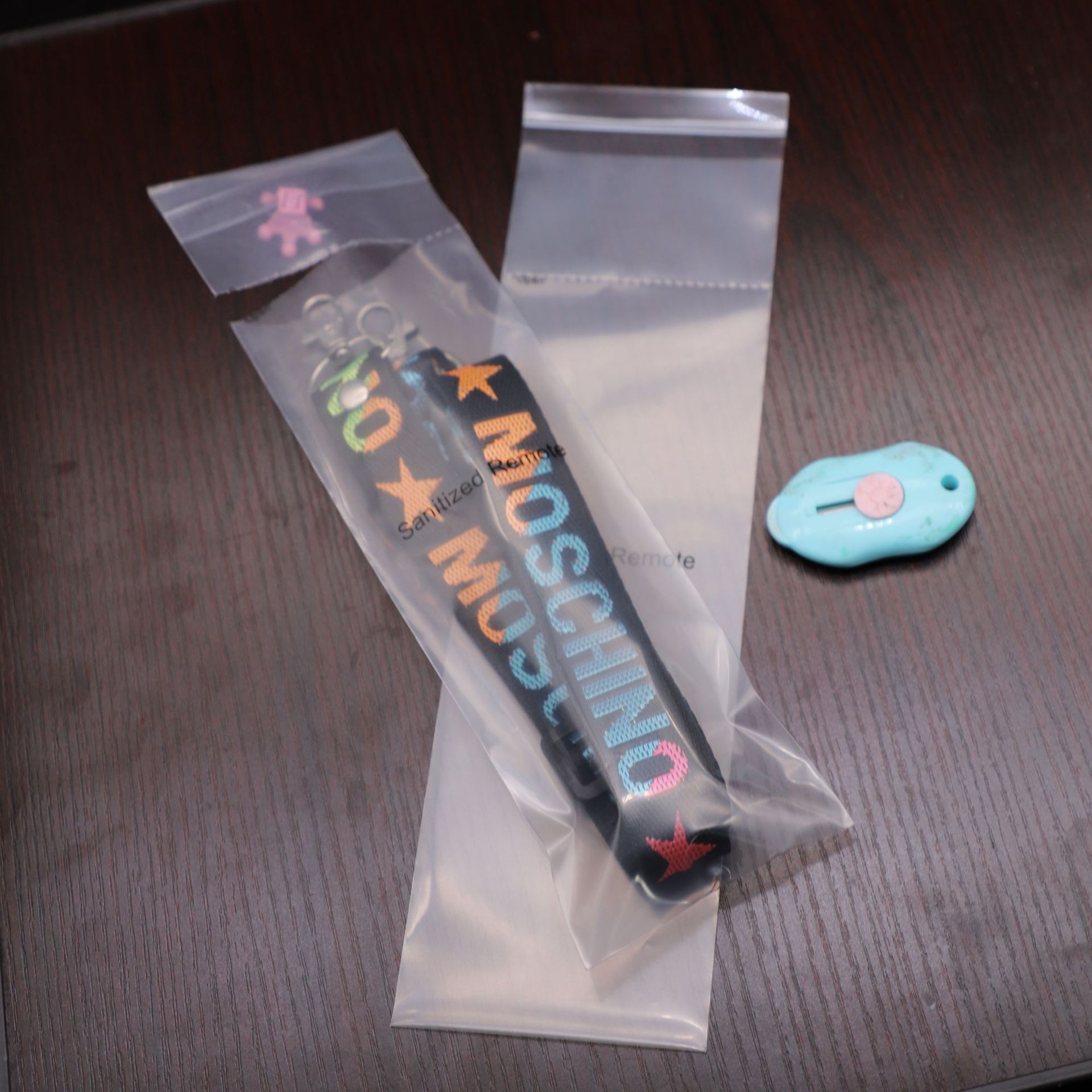 磨砂软透明低压聚乙烯薄膜袋加撕裂线不干胶封口撕开口PE可回收袋