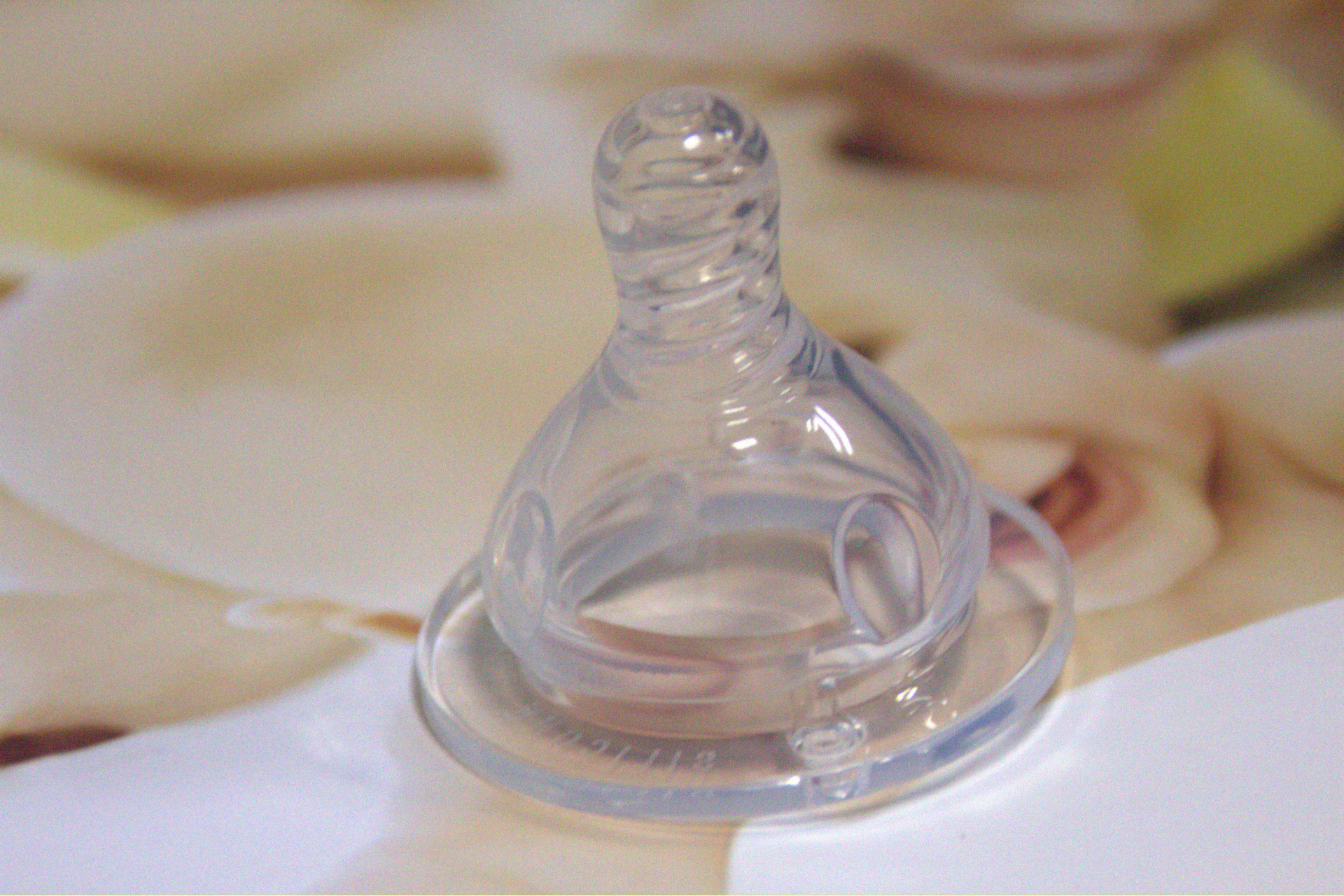 Venta directa de fábrica de pezón de silicona de sentido real Leche materna espiral de boca ancha bebé