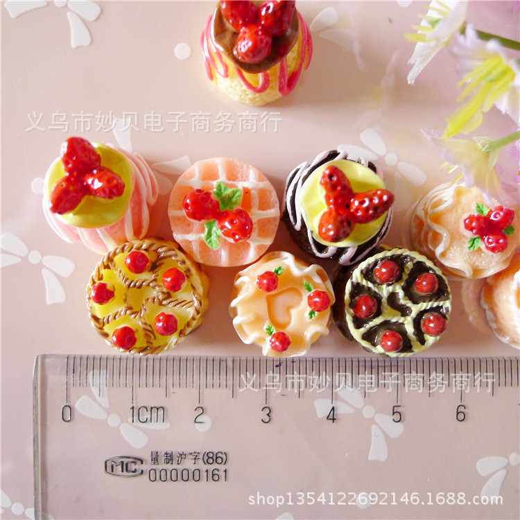 Simulación de tamaño pequeño pastel de fresa miniatura comida y juego DIY teléfono móvil Shell material DIY gotas para los oídos material