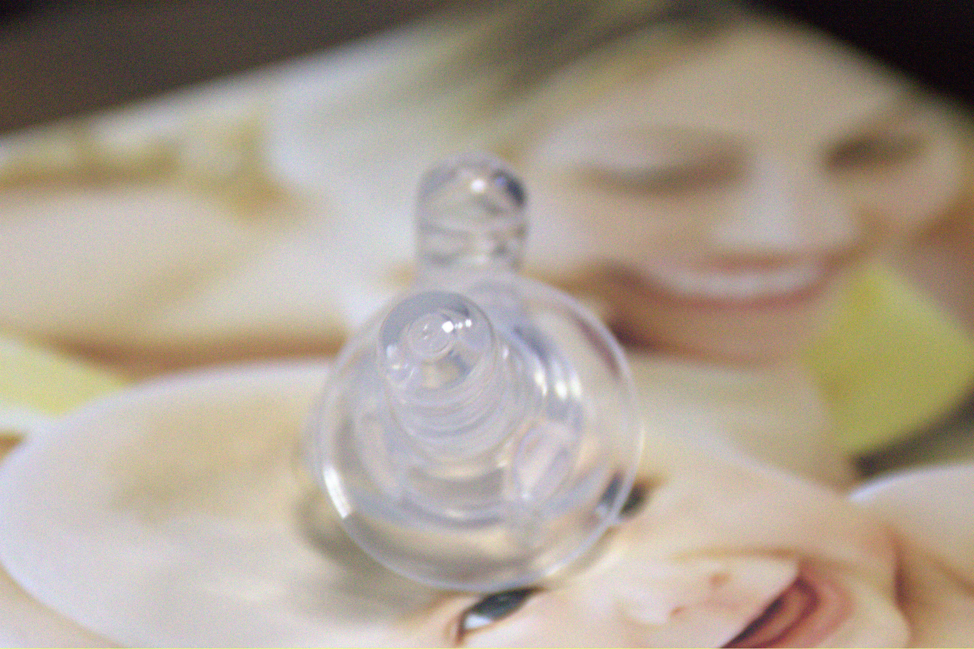 Venta directa de fábrica de pezón de silicona de sentido real Leche materna espiral de boca ancha bebé