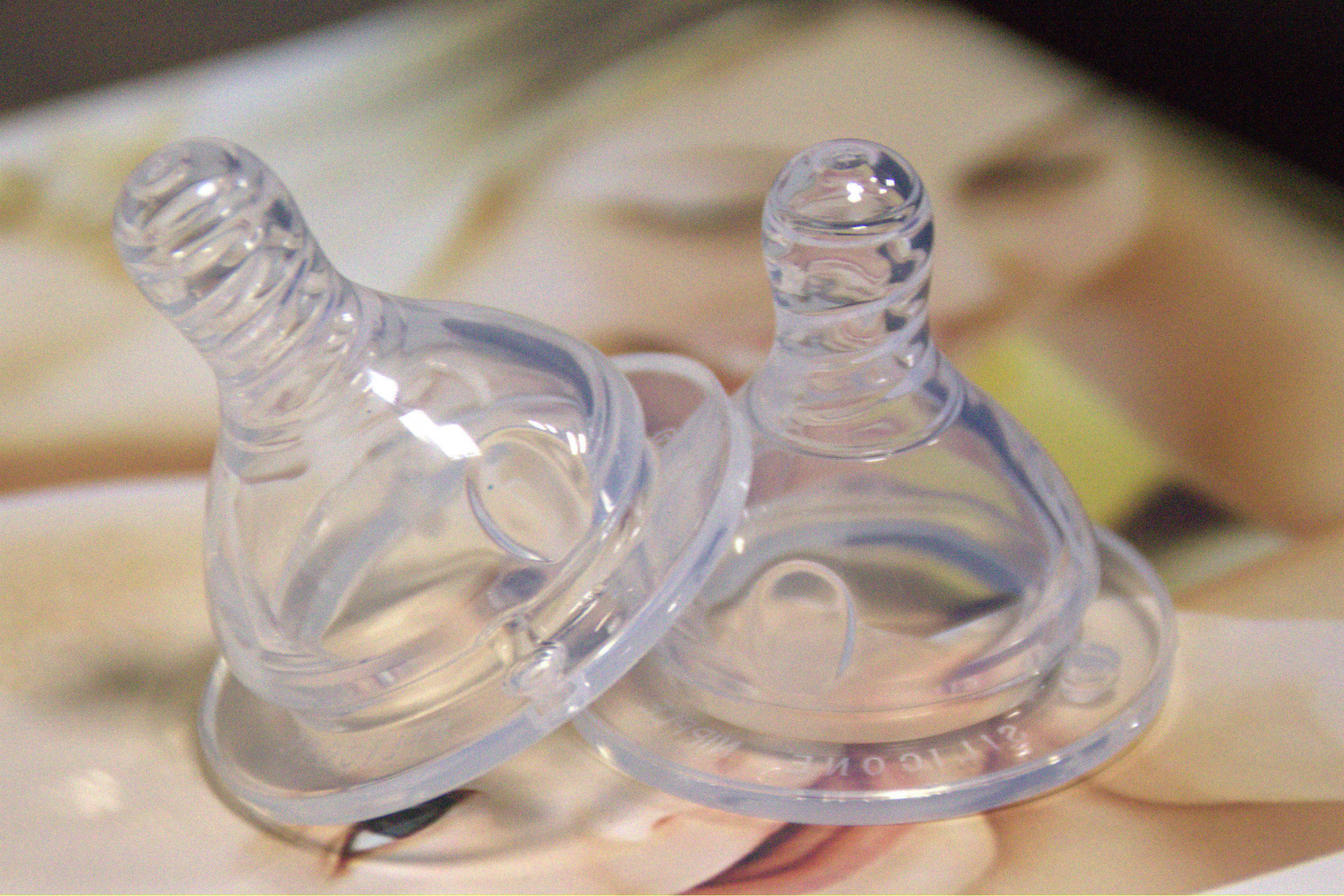 Venta directa de fábrica de pezón de silicona de sentido real Leche materna espiral de boca ancha bebé