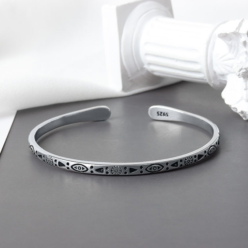 Nuevo estilo personalizado patrón pulsera mujer moda retro patrón abierto pulsera regalo para novias joyería