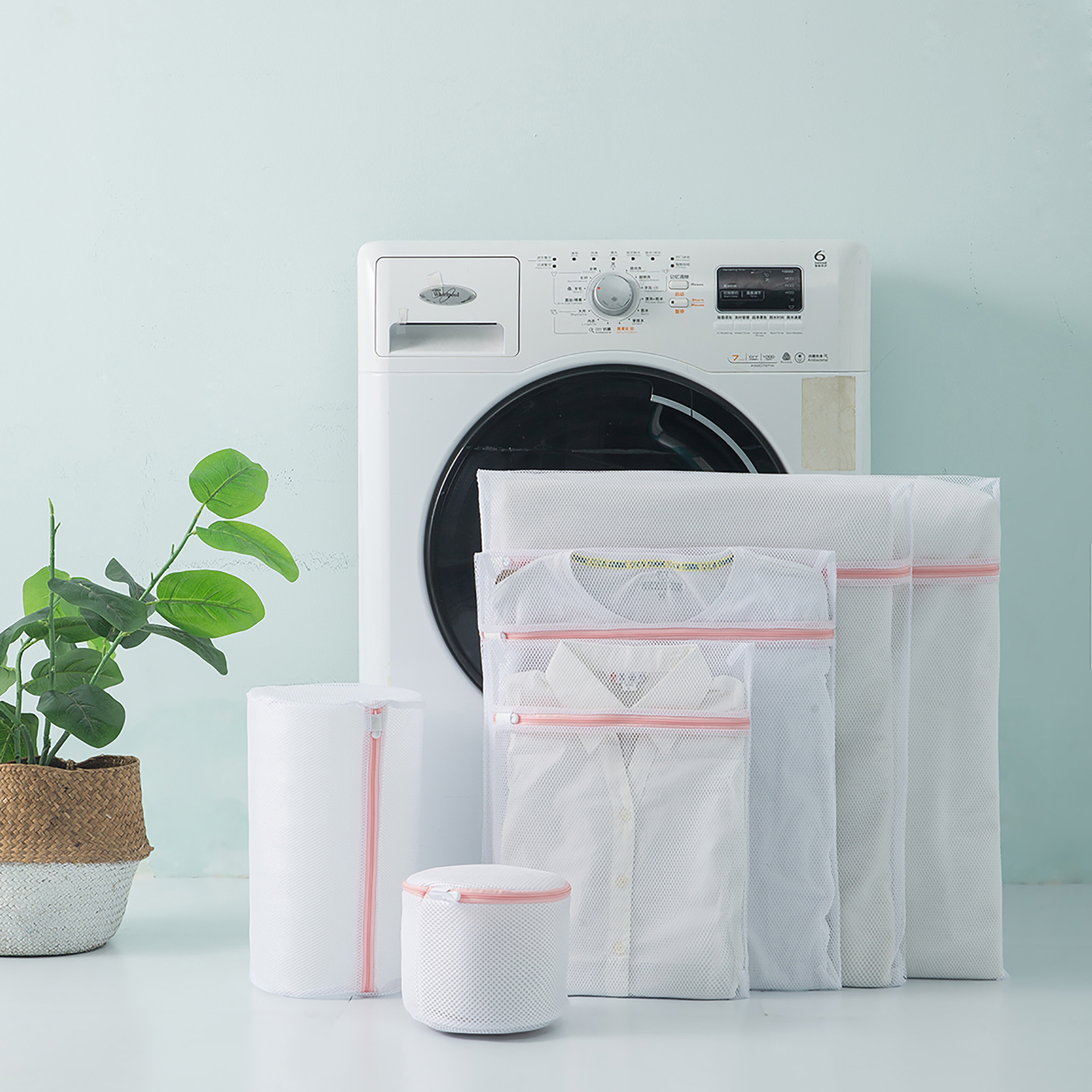 big mesh bag for laundry for home use