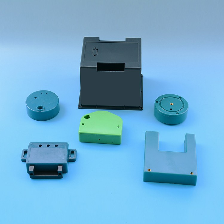 供应数显塑料盒  带盖电子开关盒 多规格塑料包装盒储物盒