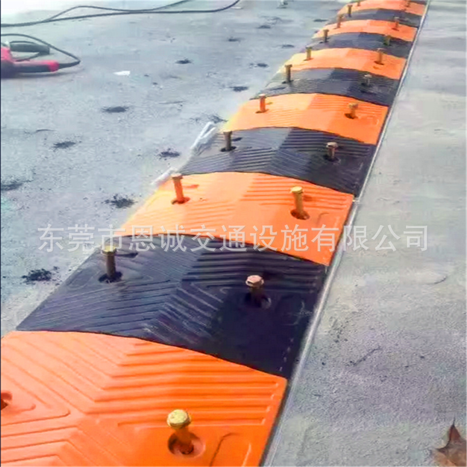 宜昌减速带一米多少钱 道路减速带承载数据 湖南橡胶减速带批发