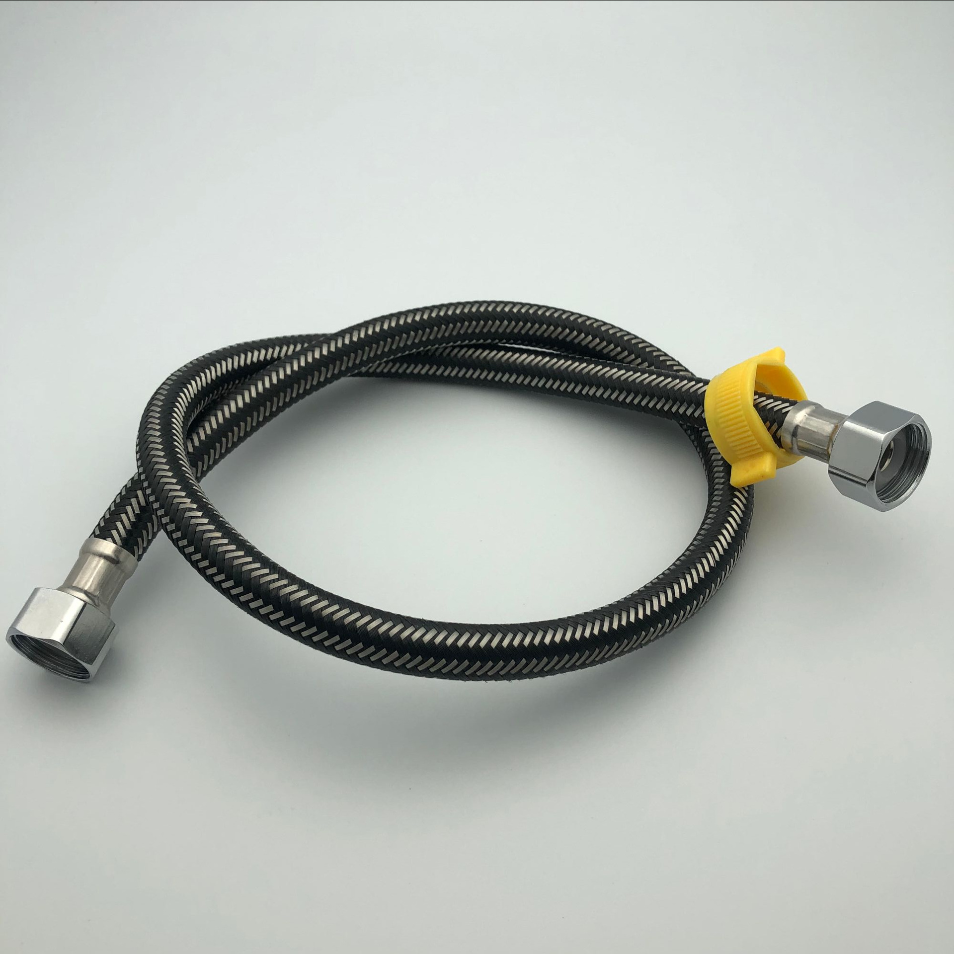 Alambre de nylon mezclado tubo de acero tejido tubo de alta presión tubo de entrada del inodoro ALAMBRE NEGRO calentador de agua tejido tubo de entrada manguera tejida