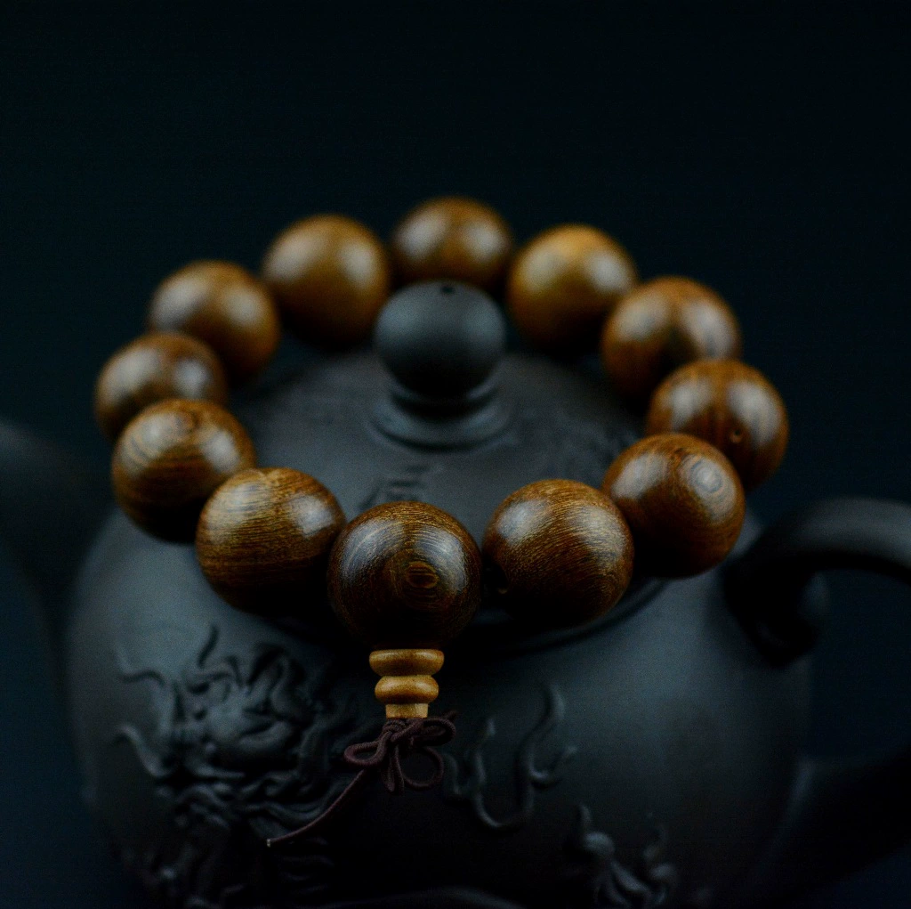 Золотой браслет с sandalwood, украшение