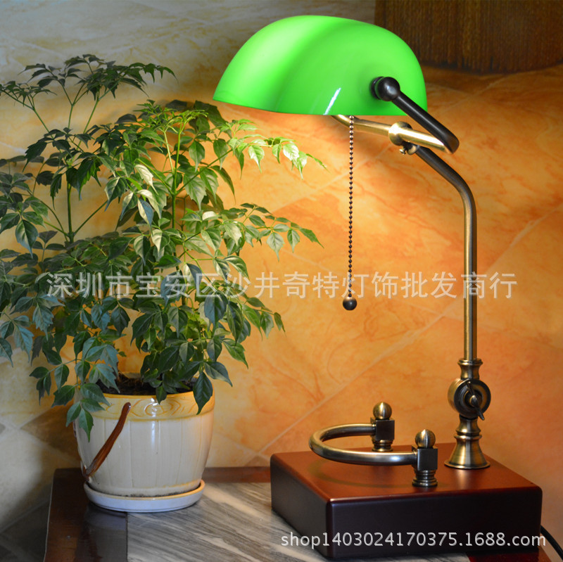 American retro Chiang Kai-shek old Shanghai bank lamp European bedroom bedside lamp factory wholesale one-piece delivery table lamp