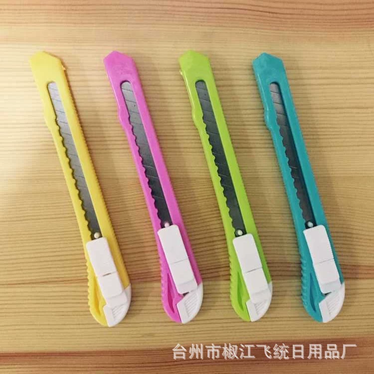 888 Тип Конфеты цветной нож художественный нож фабрика бумага нож для резки обои нож Taobao подарок Внешняя торговля