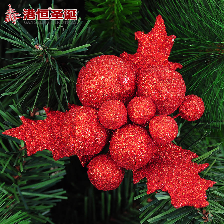 Arreglos florales navideños con flores secas, racimos de frutas brillantes, coronas para árboles de Navidad, adornos de vid, decoraciones colgantes y artículos decorativos.
