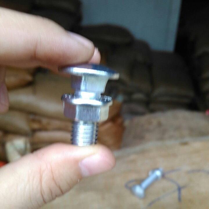 厂家直销 8*25护栏网螺丝镀锌 护栏配件 价格优惠 各种规格