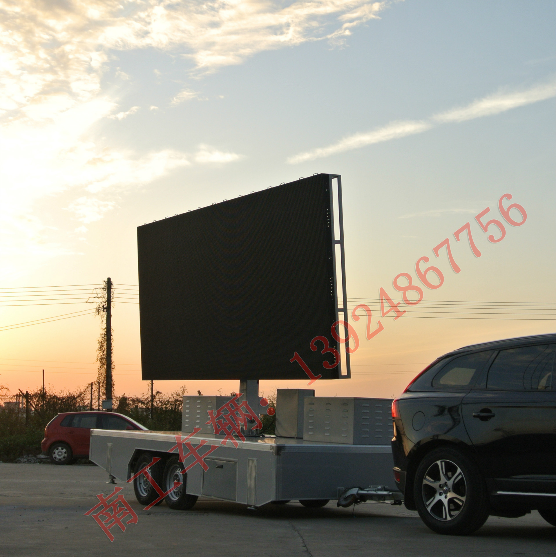 Mobile Hydraulic Adjustable Rotation Digital Brake led Advertising Car Traction Advertising Trailer