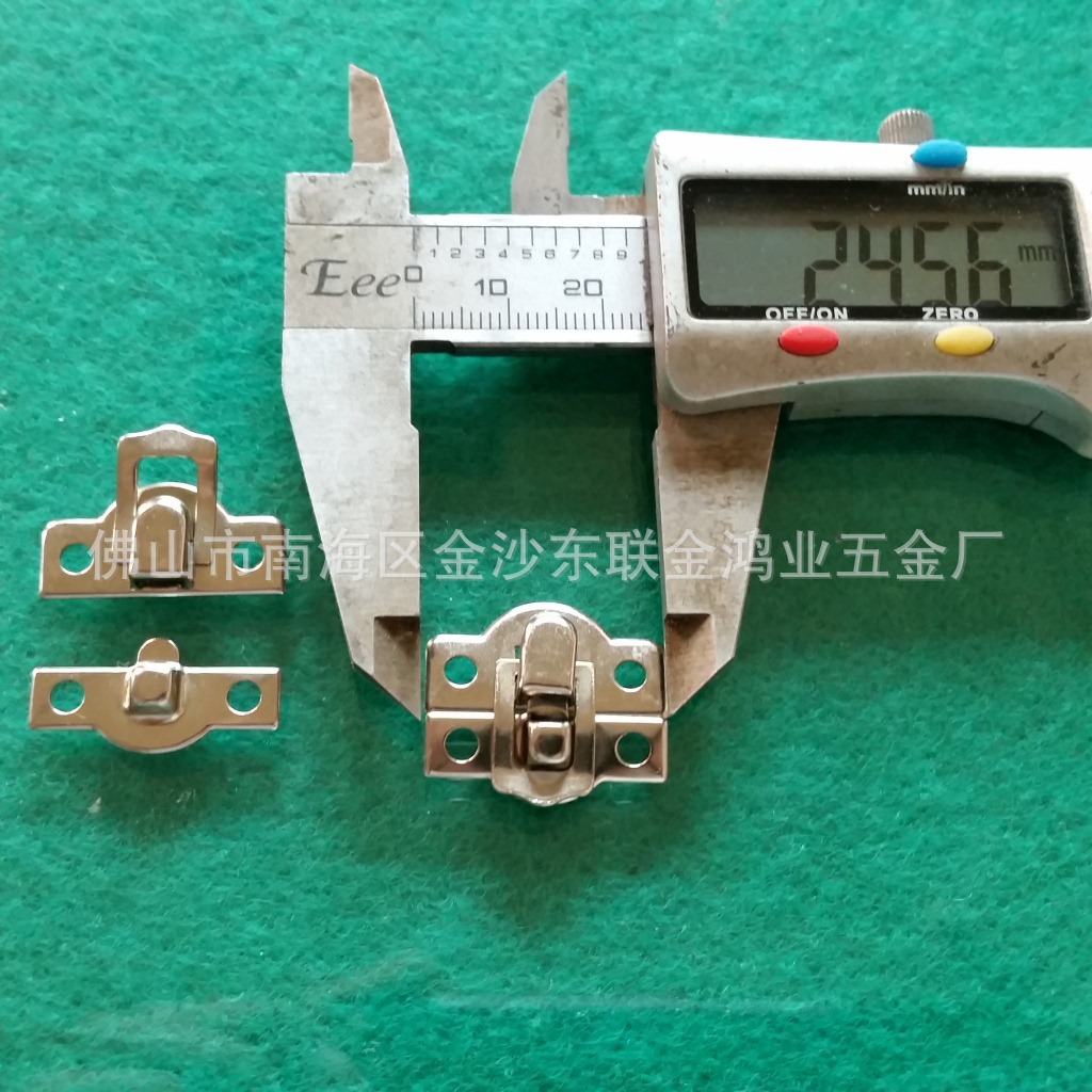 大量供应锁扣 扳扣锁等铁罐盒珠宝盒配件A005