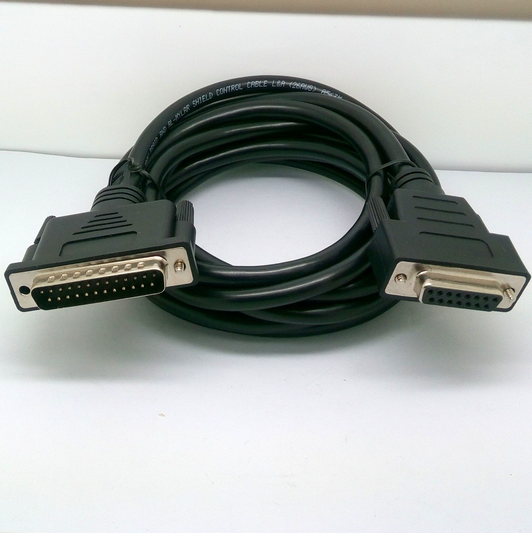 Настроенный по чертежам и образцам DB25 к DB15 последовательный кабель высокого класса экранированный DB кабель DB последовательный кабель