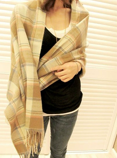 Extra‑Long Faux Fur Scarf with Tassels, Elegant Plaid Shawl, 200 × 62 cm