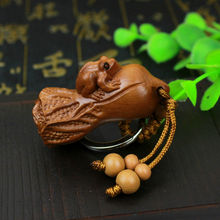 厂家货源批发桃木立体钥匙扣立体扣挂饰地摊货源创意钥匙扣汽车挂