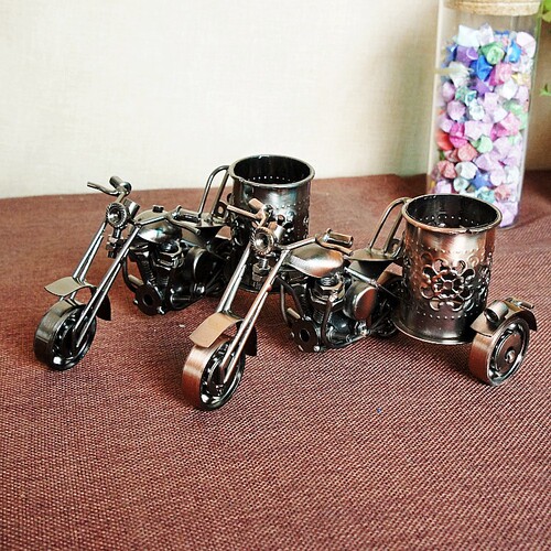 Motorcycle model pen holder, antique handmade iron car model, car model collection, drop shipping, multiple options to choose from