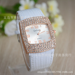 跨境外貿蛇紋皮帶鑲鑽女士手錶方形數字錶盤滿鑽石英表批發