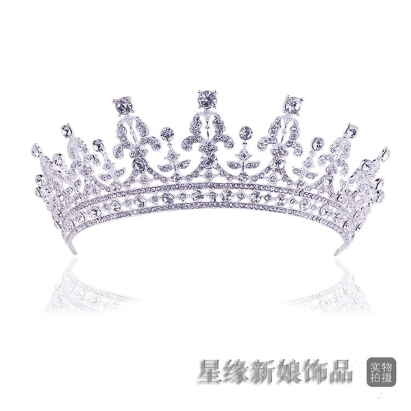 Silver base white diamond model
