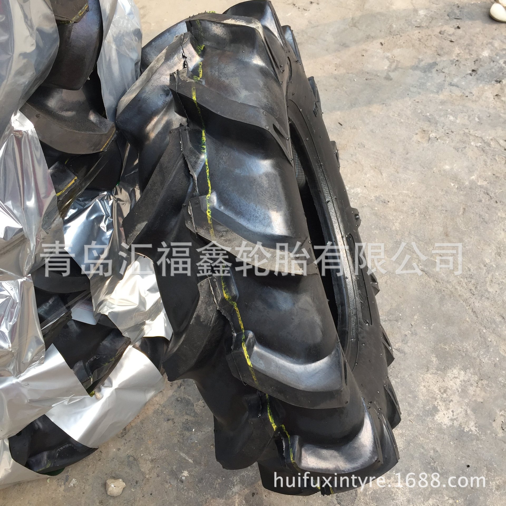 供应农用人字轮胎7.00-14   拖拉机轮胎7-14