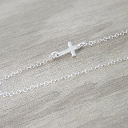 European and American Foreign Trade Jewelry Accessories Alloy Cross Necklace Women's Short Gold-Plated Clavicle Chain Neckerchief