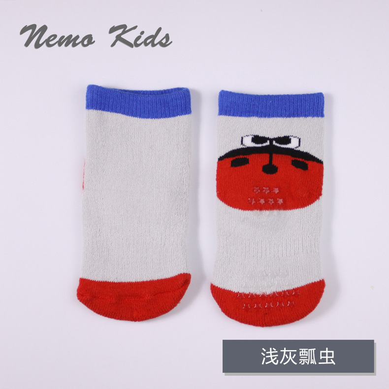 Nueva historieta del talón Terry engrosada calcetines del bebé algodón peinado sin hueso dispensación toalla caliente calcetines de los niños