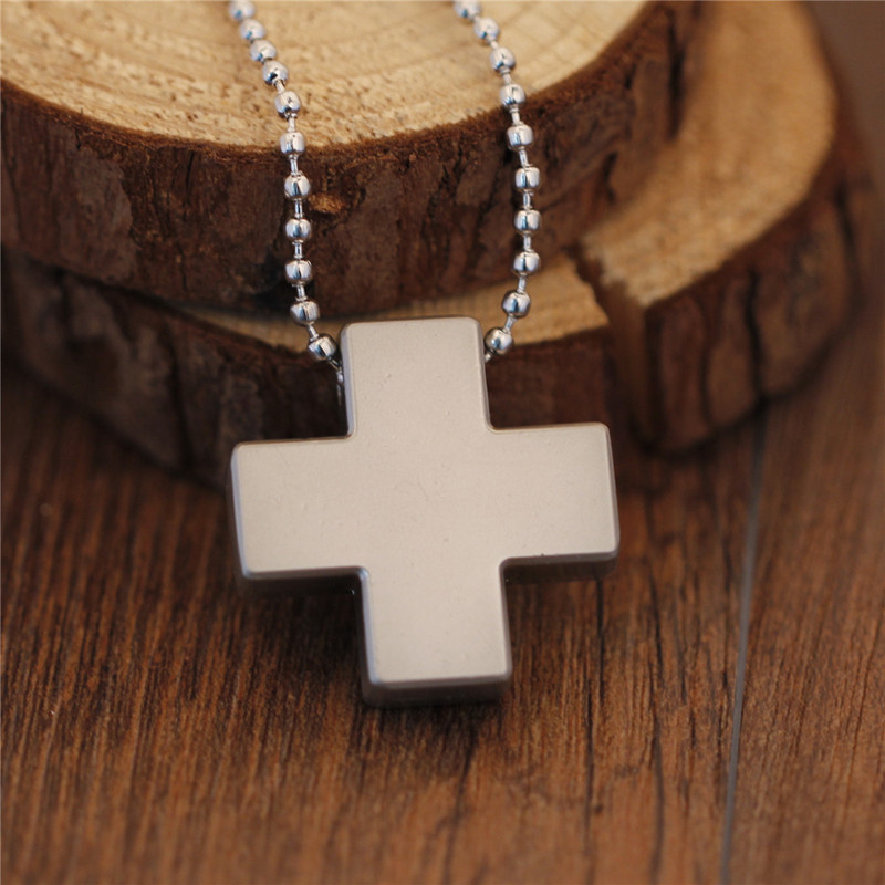 New Century Evangelical Warrior Around EVA Necklace Animation Jewelry Ge Cheng Mei Li Cross Alloy Pendant