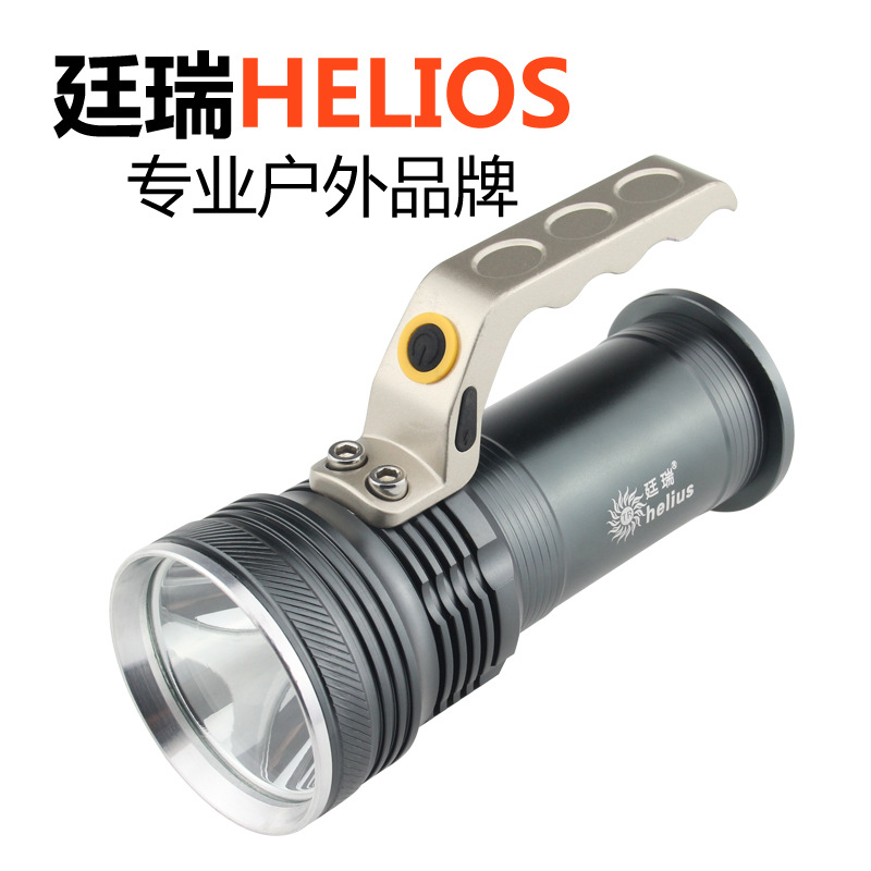 Travel handheld LED flashlight