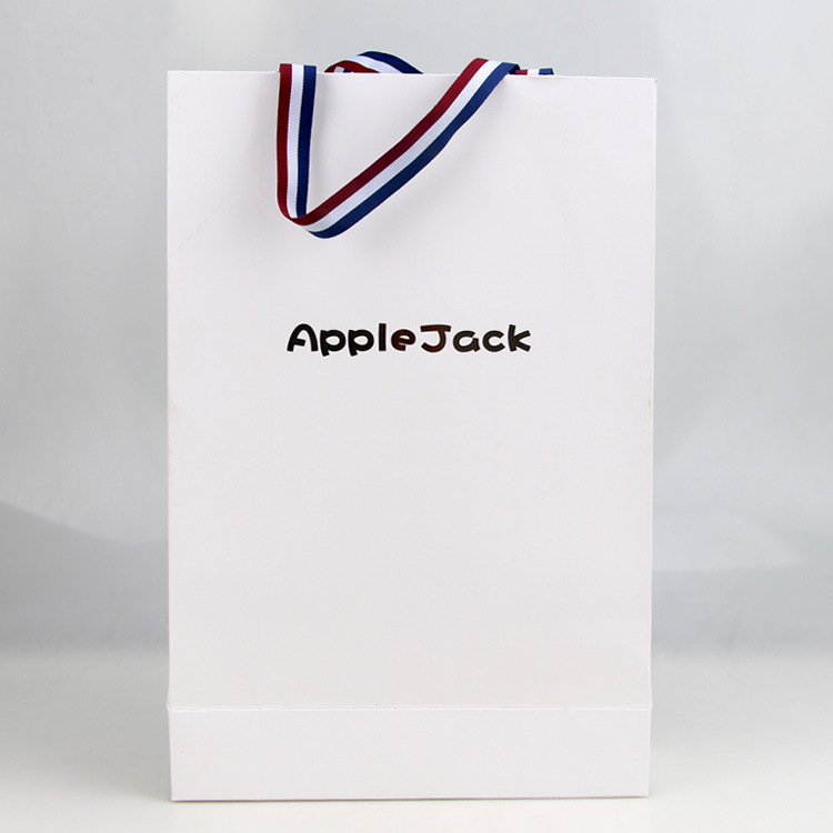 Supply (Class A 3-piece set) white cardboard handbag gold hot silver LOGO,42*28*10.5cm Supply (Class A 3-piece set) white cardboard handbag gold hot silver LOGO,42*28*10.5cm