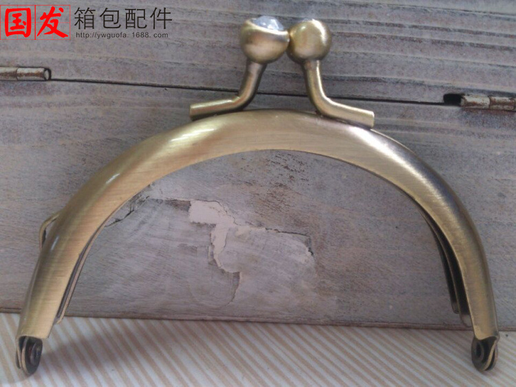 Sin stock, para hacer productos: bisagra de bolso de 8,5 cm semicircular cabeza de brotes sin orificio oro bronce oro ligero