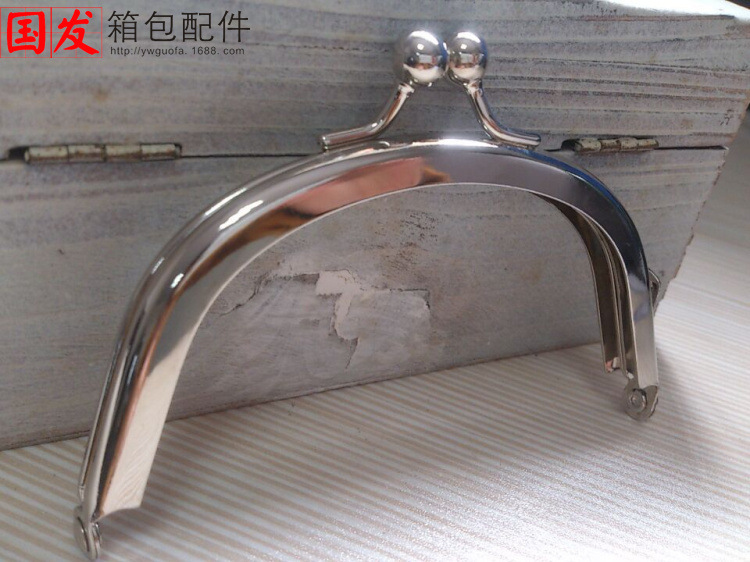 Sin stock, para hacer productos: bisagra de bolso de 8,5 cm semicircular cabeza de brotes sin orificio oro bronce oro ligero