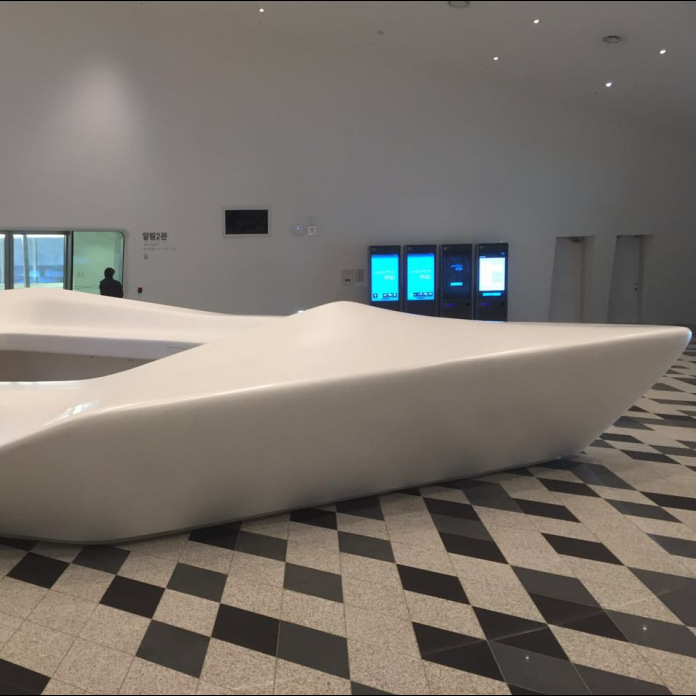 供应纯亚克力人造石玻璃钢 复合展厅接待台 台面景观美陈造型雕塑