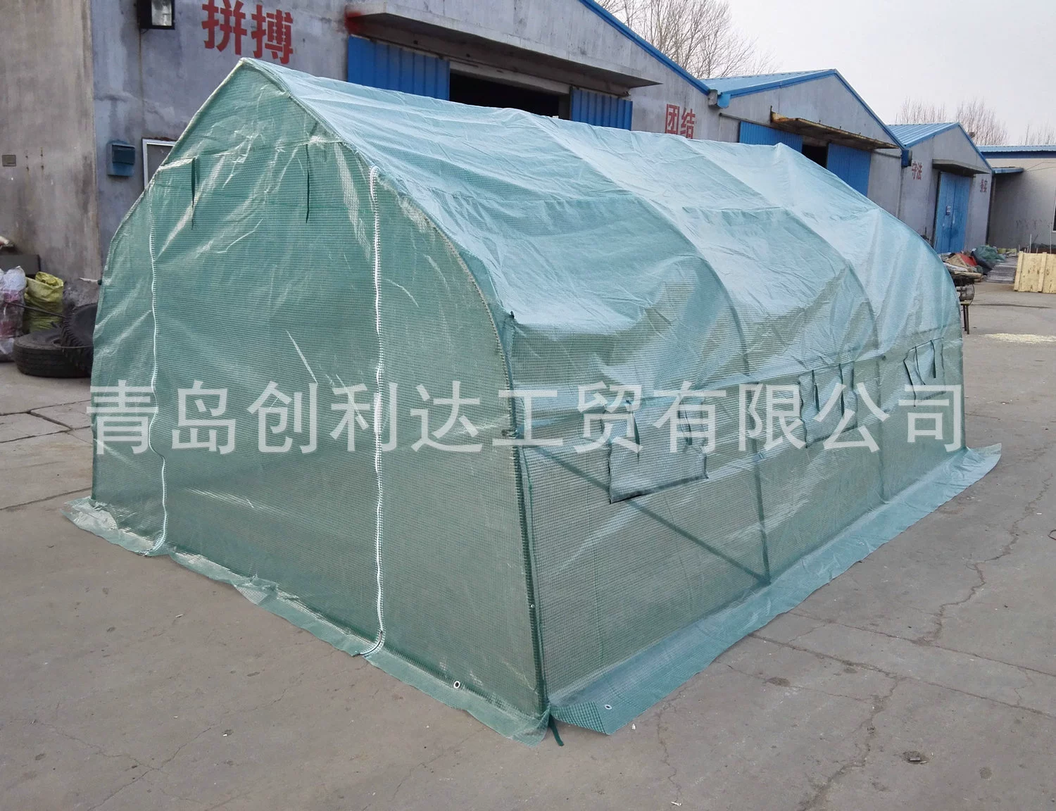 Теплица для сада Green House — теплица в туннельном стиле, выращивание овощей, зелень, выход из теплицы
