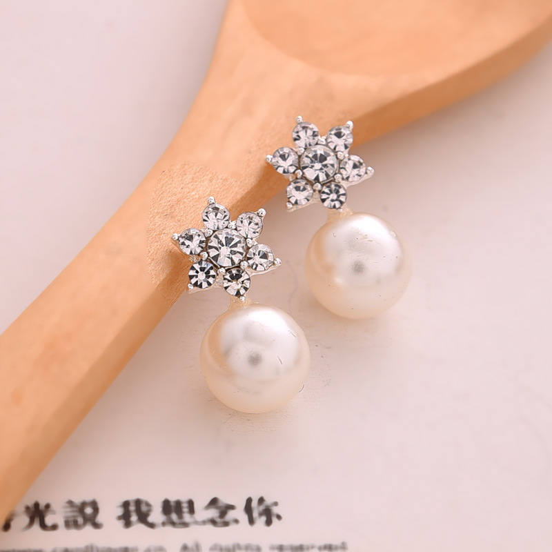 Corea del Sur chica simple copo de nieve pendientes de perlas temperamento fresco pendientes puesto al por mayor exquisitos pendientes para las mujeres