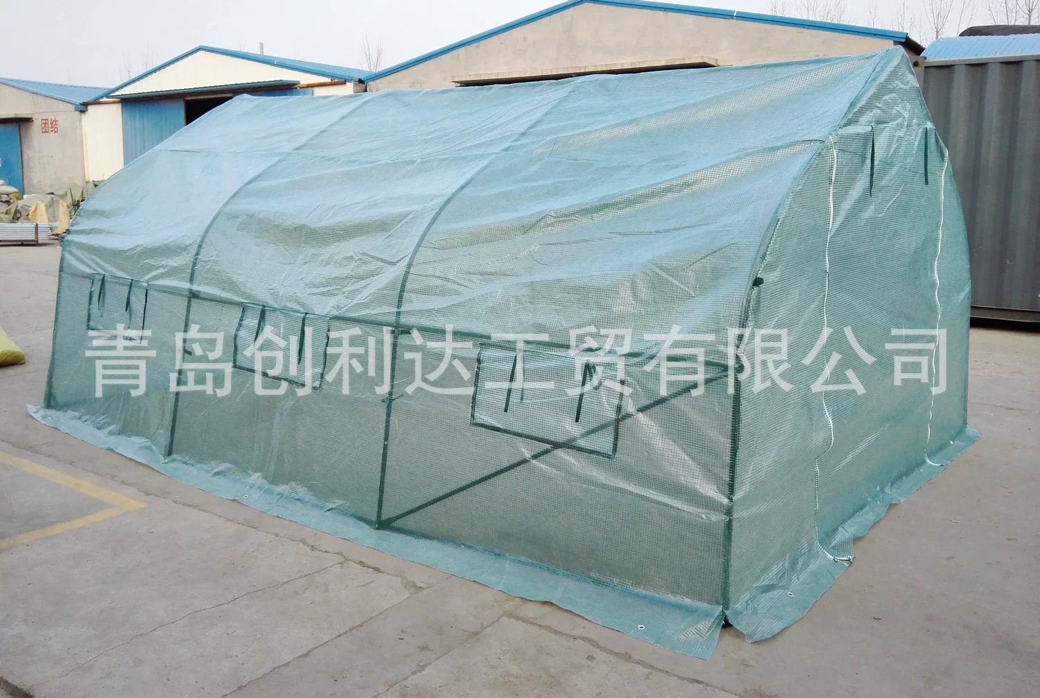 Теплица для сада Green House — теплица в туннельном стиле, выращивание овощей, зелень, выход из теплицы