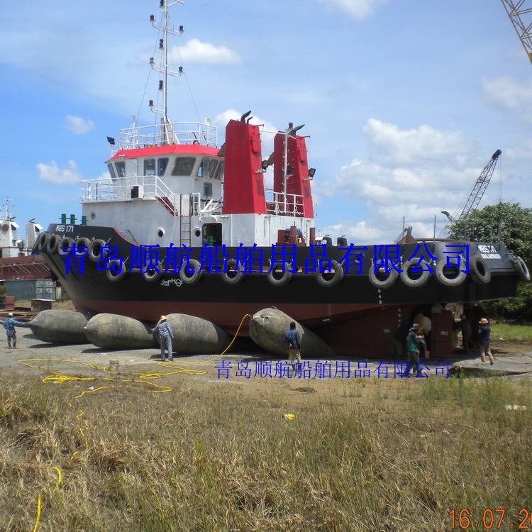 南通船厂修船用天然胶气囊1.5*10米船舶上排下水用橡胶气囊