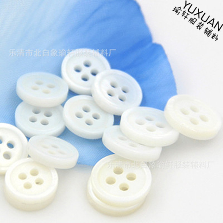 Factory supply exquisite four-eye fine edge shell buckle freshwater shell double white fine shirt sweater buckle can add LOGO