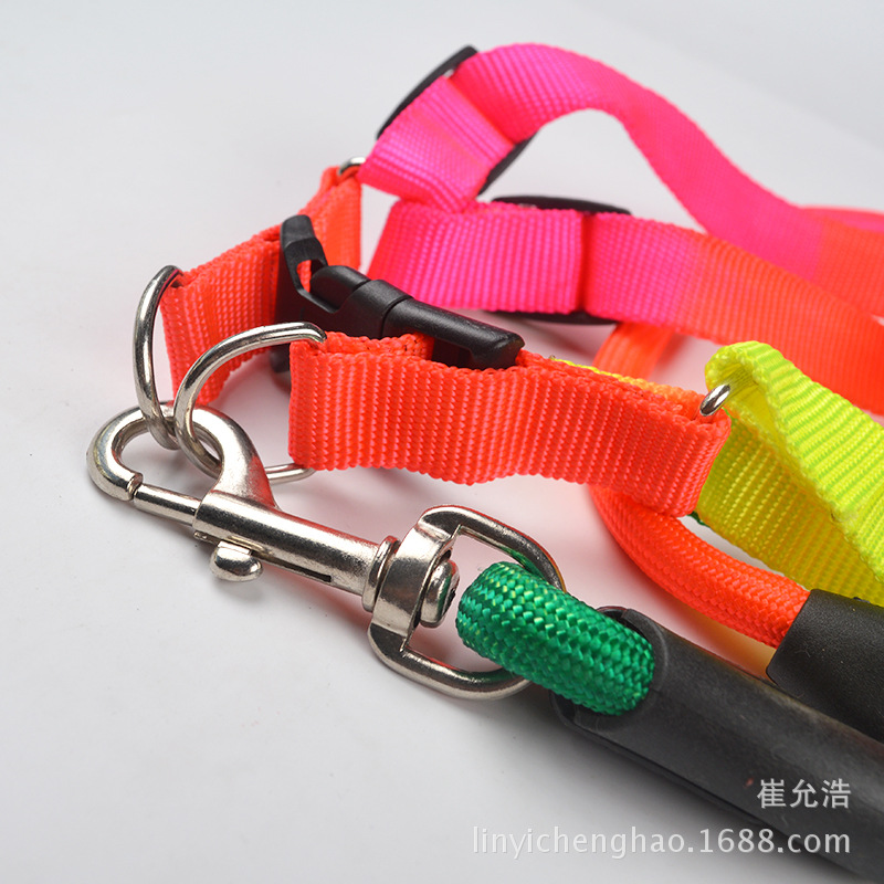 Spot direct selling dog rope pet colorful leash dog chain small and medium pet leash pet chest strap