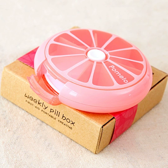 Fruit‑shaped plastic storage box, 7‑compartment portable pill organizer, 9×2.5 cm