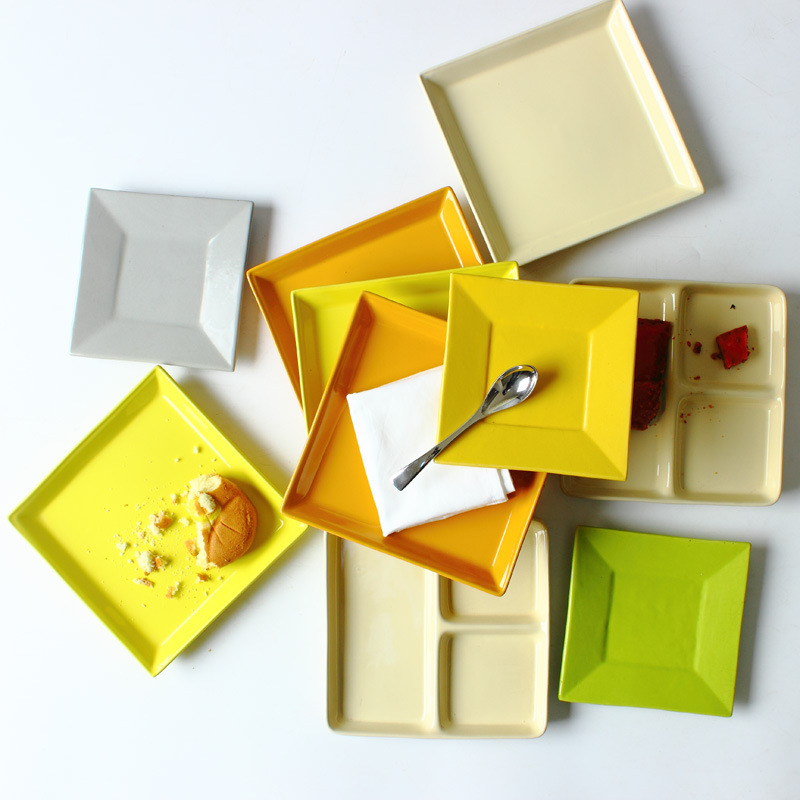 Exportación creativa esmalte cerámica placa cuadrada vajilla desayuno rejilla placa tres rejilla plato ensalada placa plana