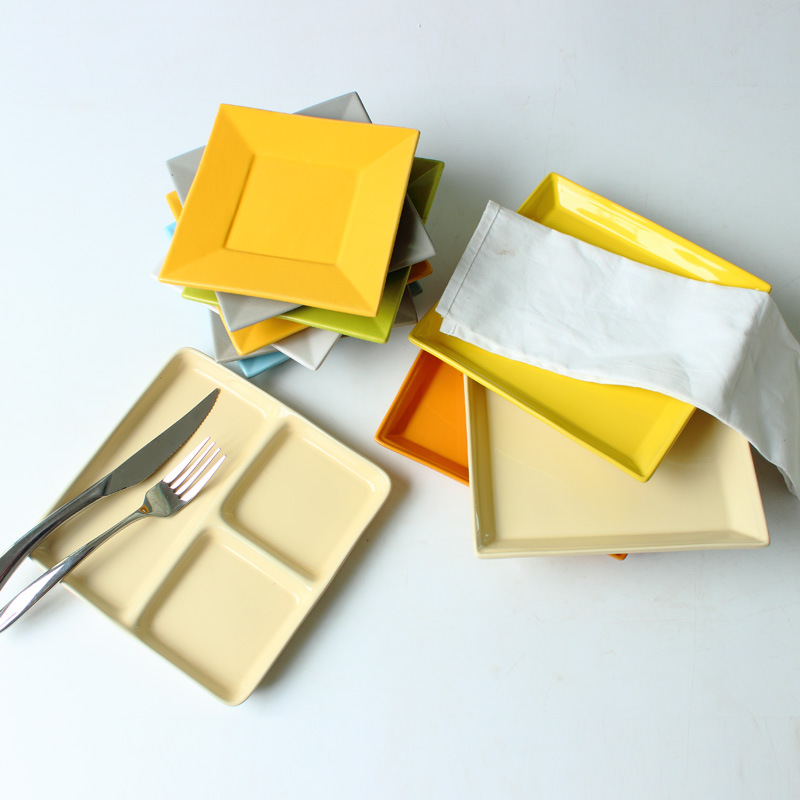 Exportación creativa esmalte cerámica placa cuadrada vajilla desayuno rejilla placa tres rejilla plato ensalada placa plana