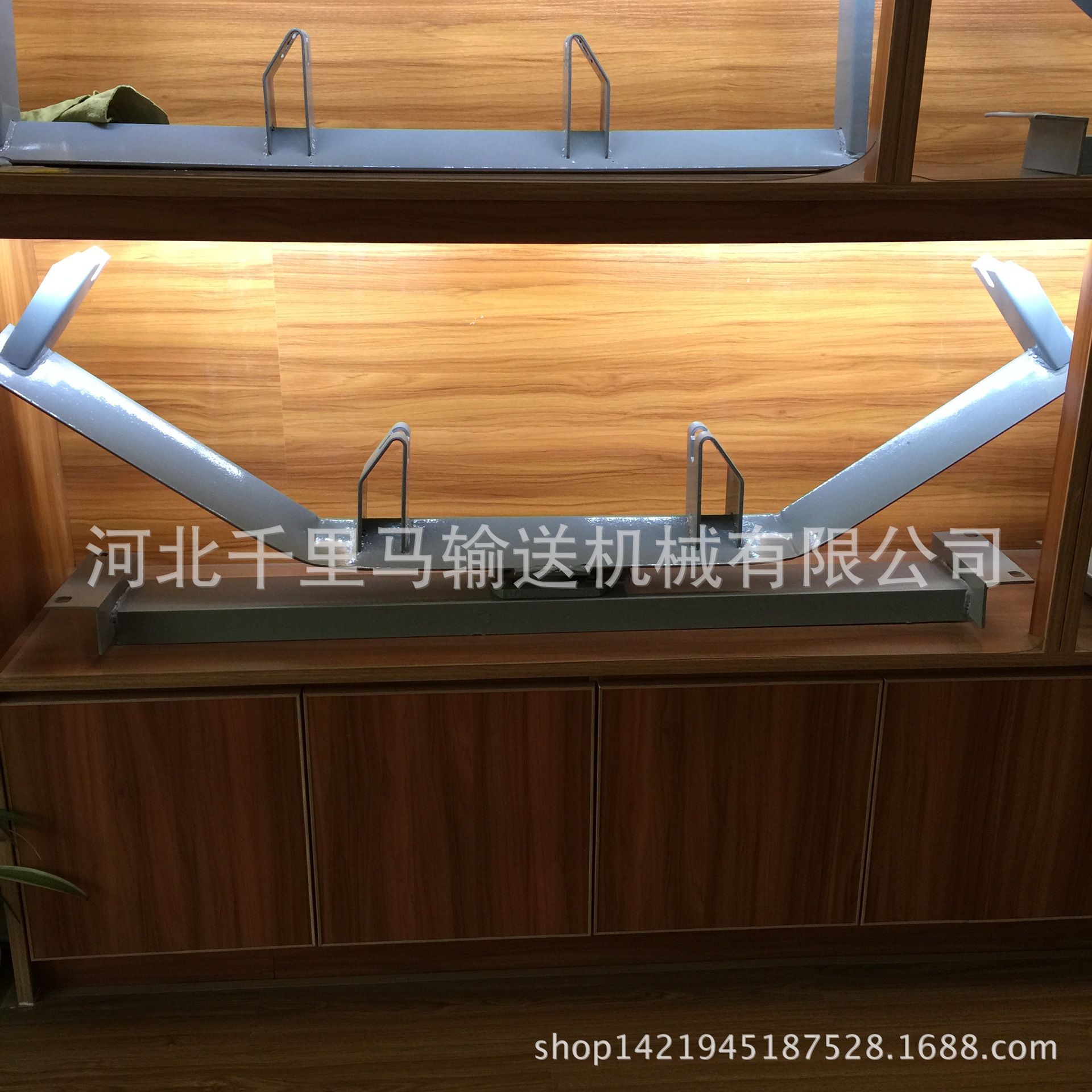 锥形 摩擦调心 DTII型 TD75型 槽形托辊支架 千里马输送机械生产