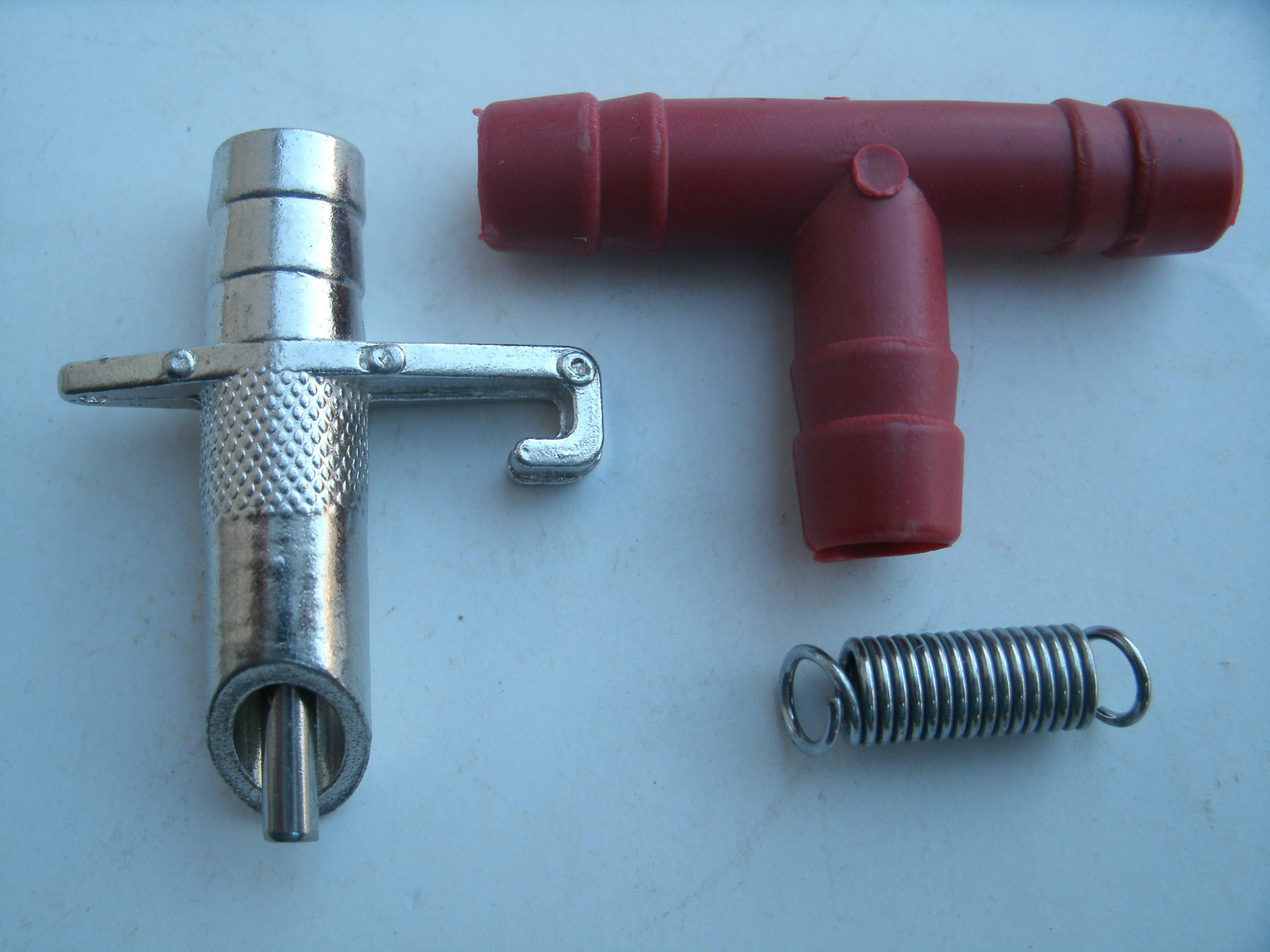 供应兔子饮水器 兔用饮水器 兔子水咀 兔饮水器 鸭咀式饮水器