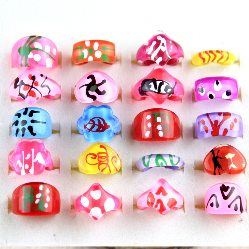 Factory Direct Sales of Children's Hand-Painted Heart-Shaped Acrylic Printed Rings, Wholesale Jewelry for Foreign Trade and Aliexpress