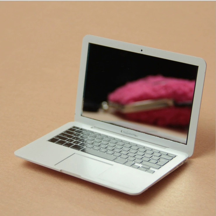 Реалистичный маленький ноутбук, зеркало, MacBook