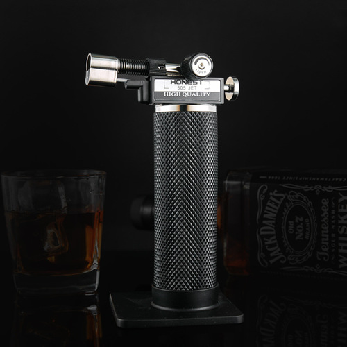 Baicheng direct windproof welding flame gun metal outdoor barbecue baking camping tools inflatable lighter manufacturer